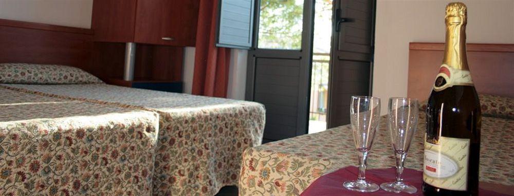 Hotel Frank Лидо ди Йезоло Екстериор снимка