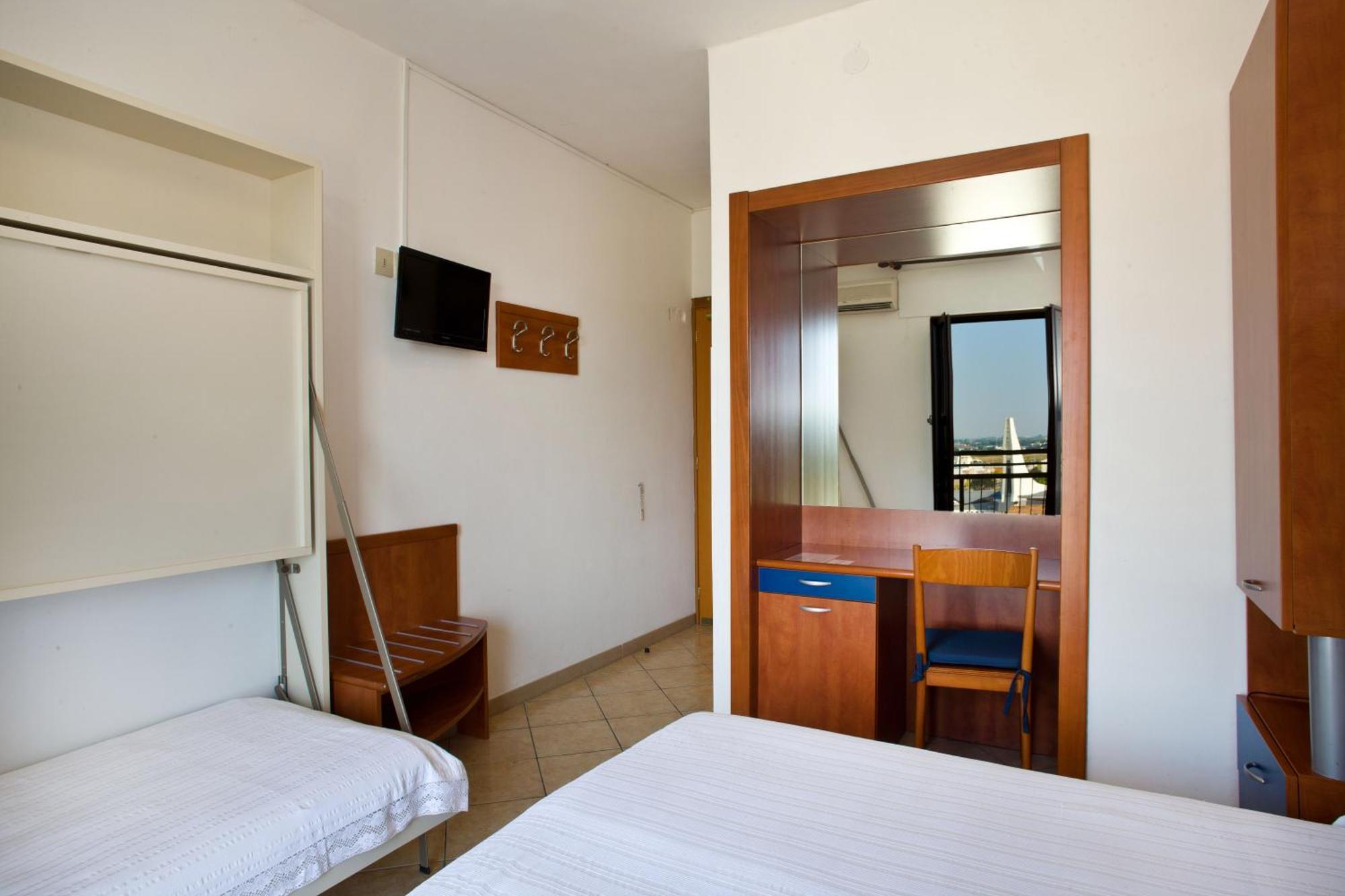 Hotel Frank Лидо ди Йезоло Стая снимка
