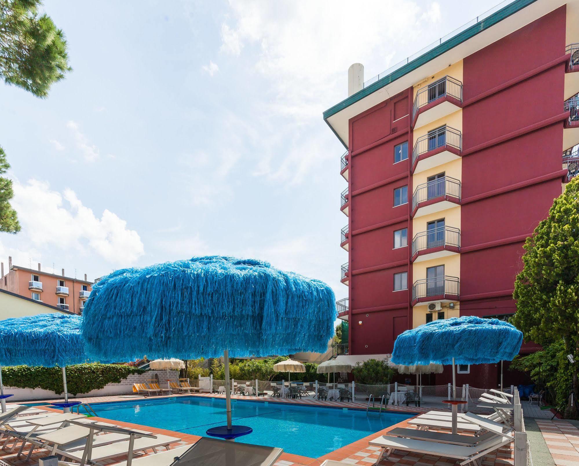 Hotel Frank Лидо ди Йезоло Екстериор снимка