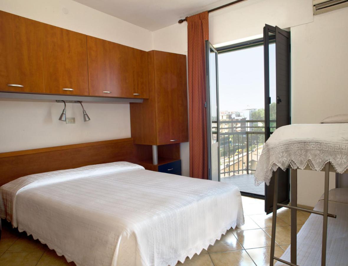 Hotel Frank Лидо ди Йезоло Стая снимка