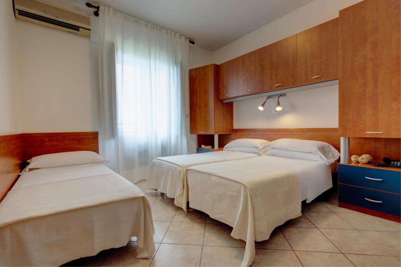 Hotel Frank Лидо ди Йезоло Екстериор снимка