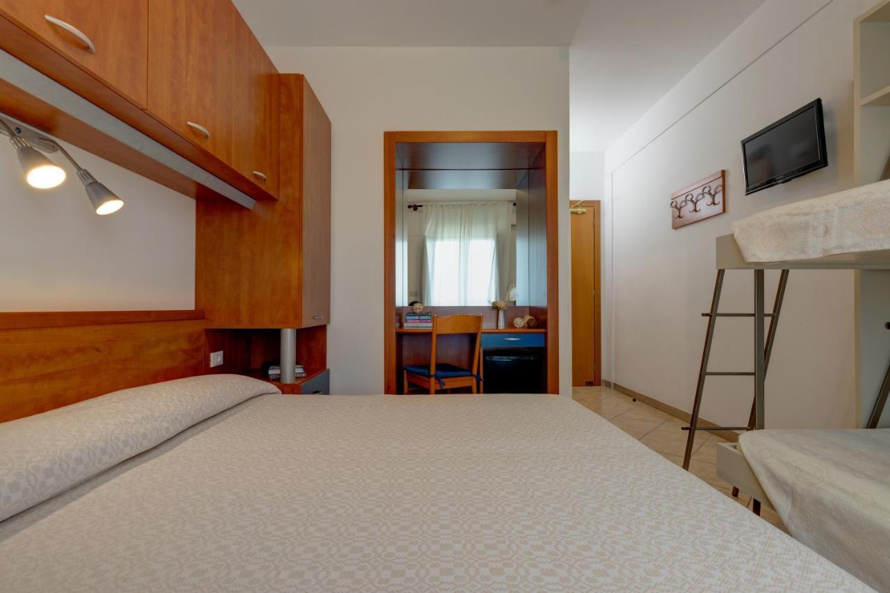 Hotel Frank Лидо ди Йезоло Екстериор снимка