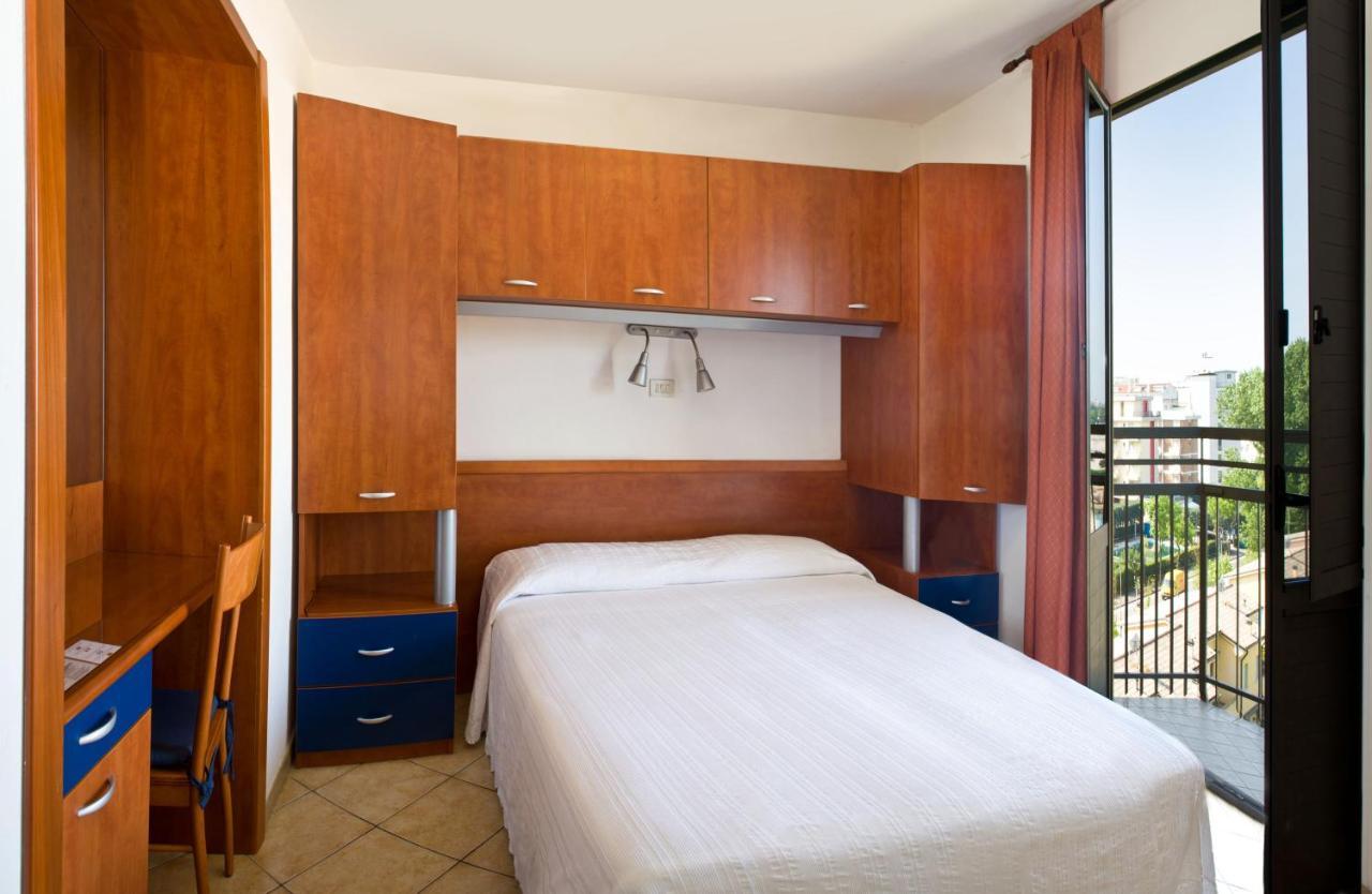 Hotel Frank Лидо ди Йезоло Стая снимка